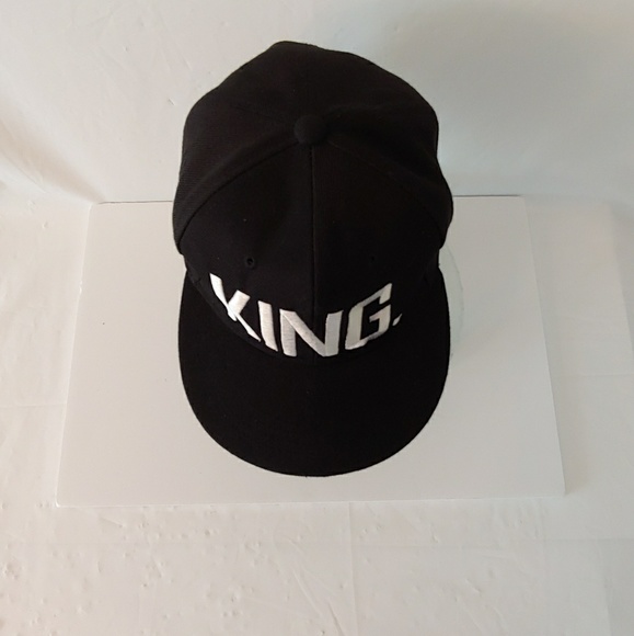 KING Snapback Cap. - Picture 5 of 6